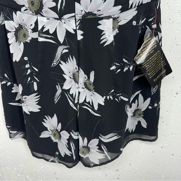 BeBe Women's Size 2 Black Banded Floral Printed GGT Romper NEW - Picture 11 of 16